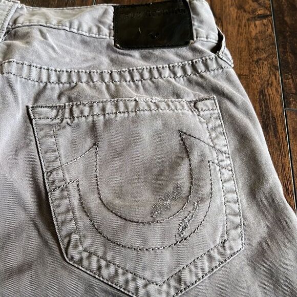 true religion Geno relaxed slim distressed pants size 33 by 32 in GUC light grey - Picture 5 of 14
